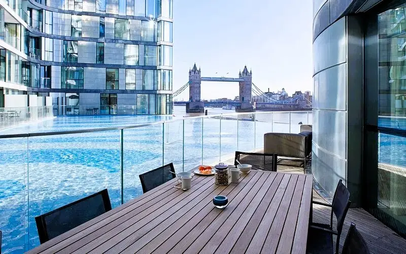 Riverside Elegance in London Bridge